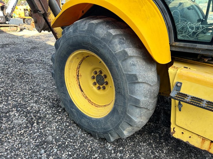 new-holland-lb95b-image-12