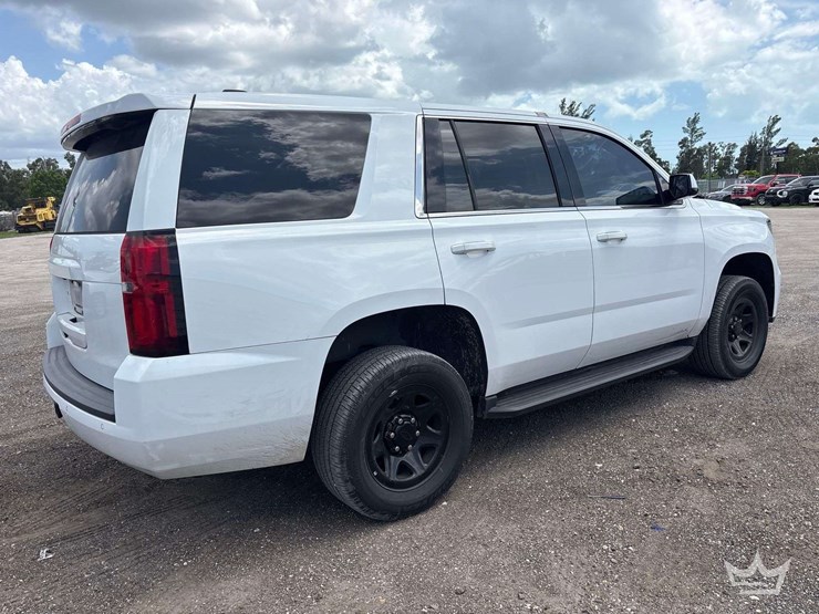 2019-chevrolet-tahoe-image-3