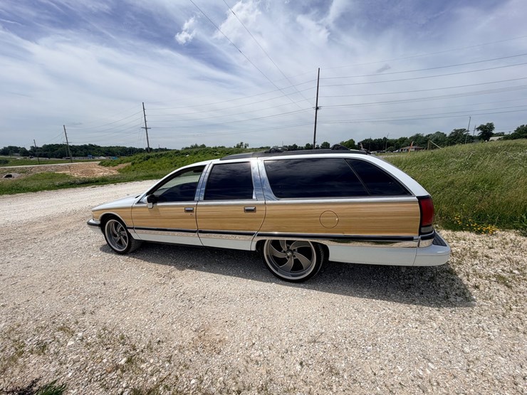 #24067-•-1994-buick-roadmaster-passenger-car-image-7