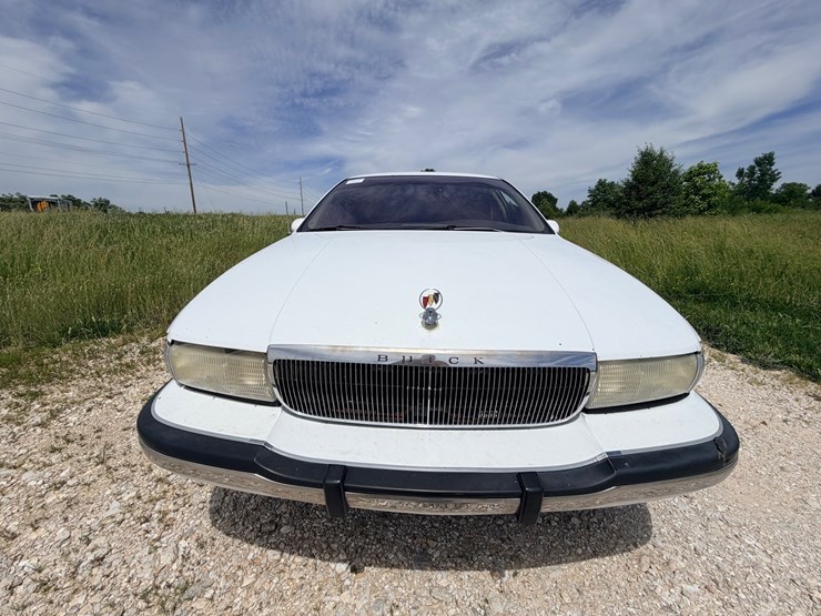 #24067-•-1994-buick-roadmaster-passenger-car-image-15
