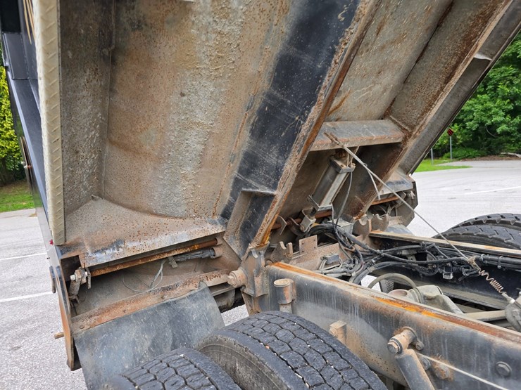 2015-kenworth-t800-image-97