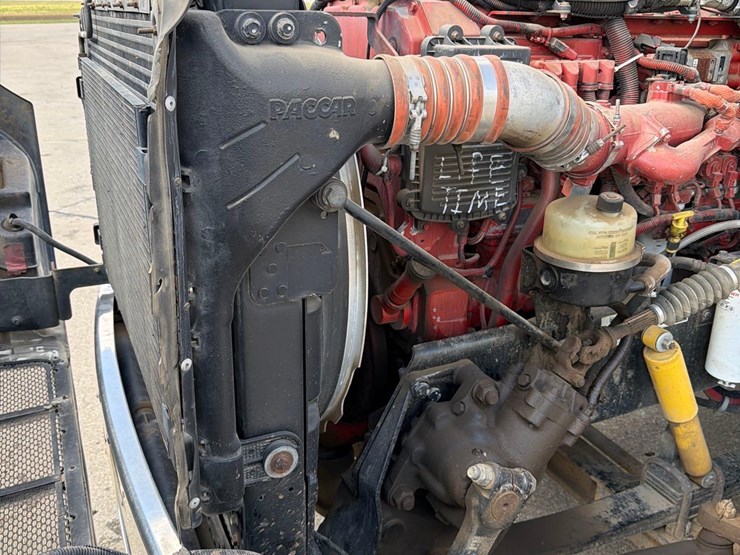 2009-peterbilt-387-image-63