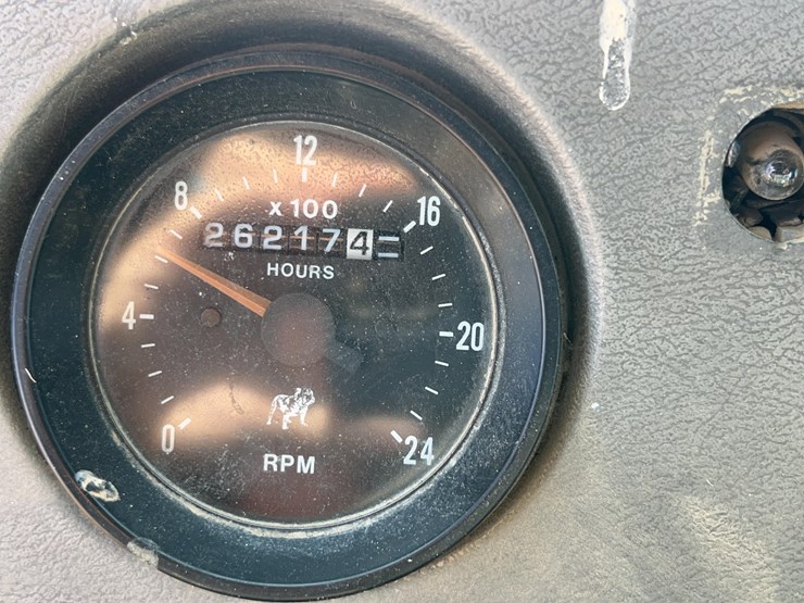 2001-mack-rd690s-image-45