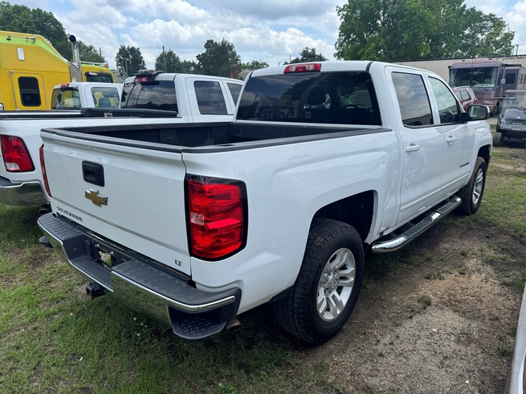2018-chevrolet-silverado-1500-image-3