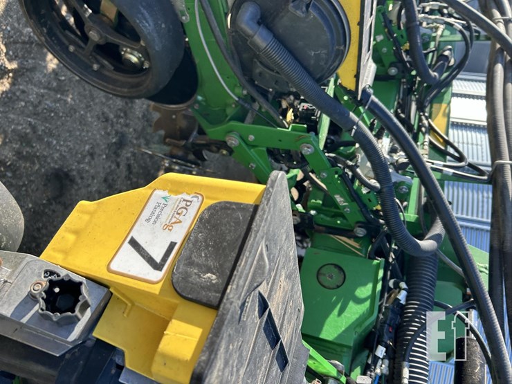 2023-john-deere-db90-image-30