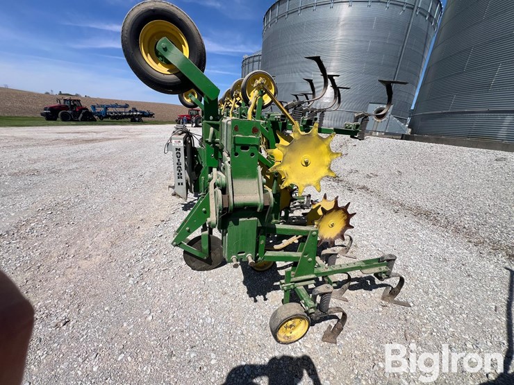 john-deere-845-image-8