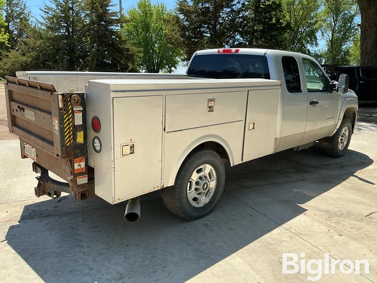 2011-chevrolet-2500-image-5