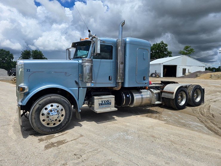 2013-peterbilt-388-image-5