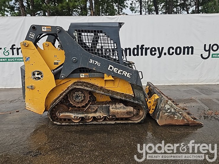 2018-deere-317g-image-6