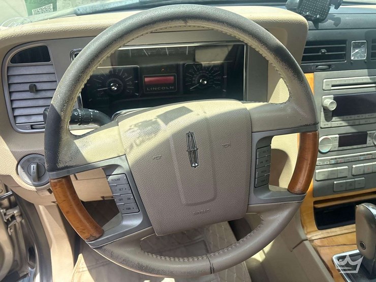 2007-lincoln-navigator-image-15