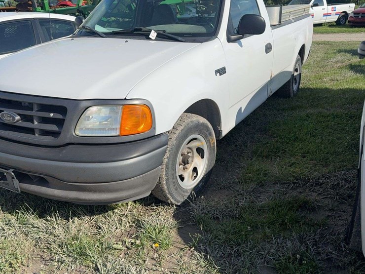 2004-ford-f150-image-1