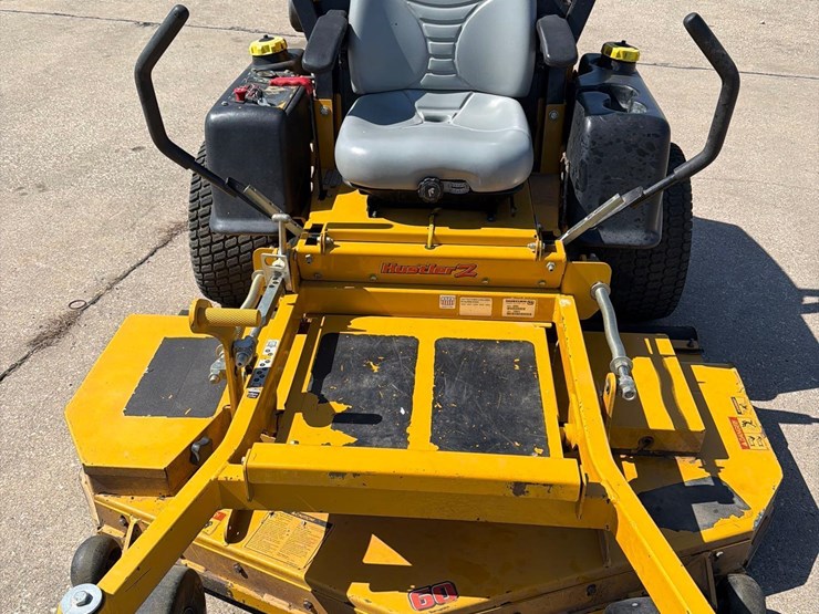 hustler-z-diesel-zero-turn-lawnmower-image-9