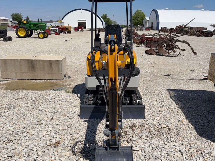 2026-me20-mini-excavator-image-8