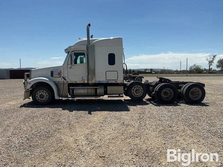 2012-freightliner-coronado-132-image-8