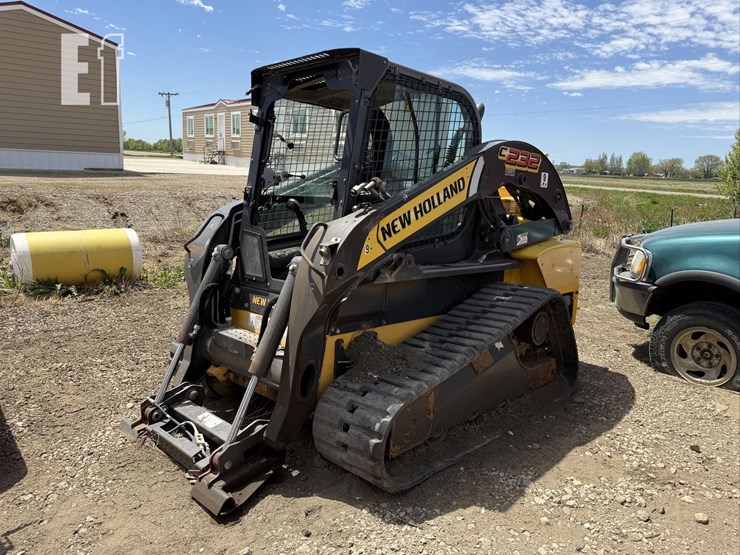 new-holland-c232-image-1