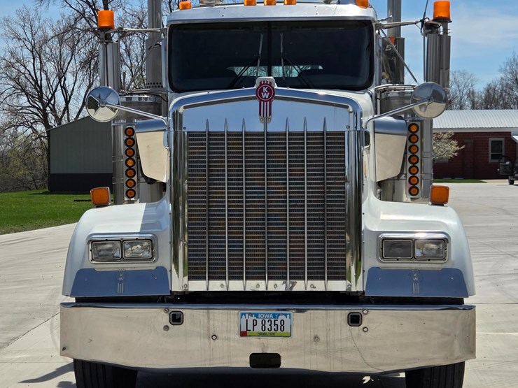 2007-kenworth-w900-image-2
