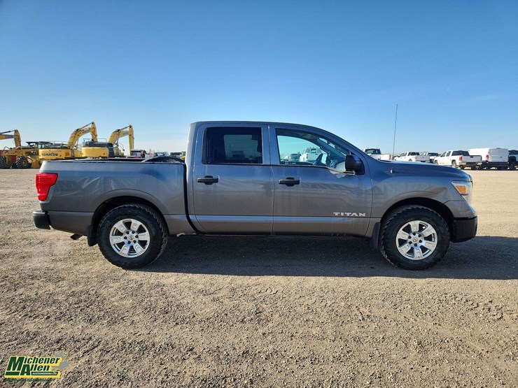 2017-nissan-titan-image-8