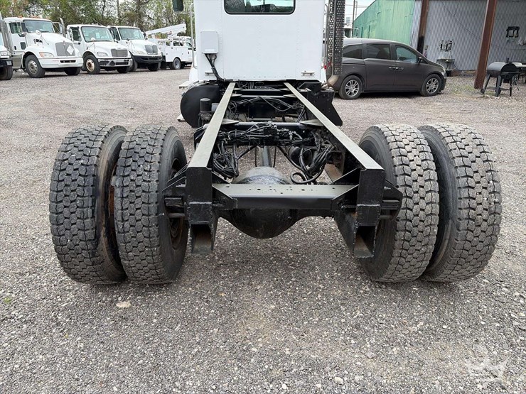 2014-kenworth-t370-image-22