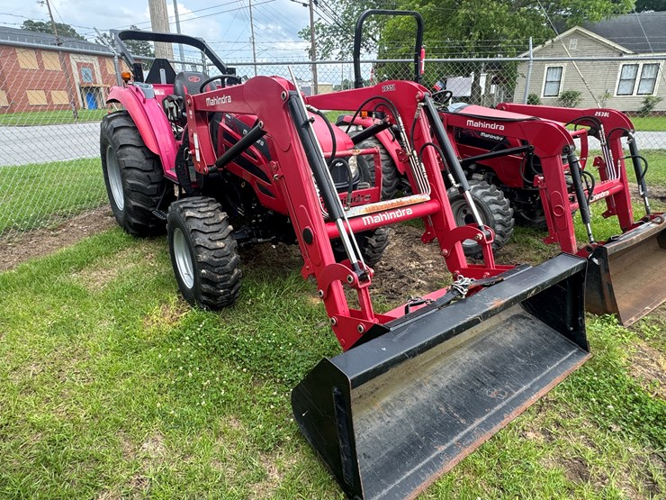mahindra-2655nc-4wd-tractor-with-frontend-loader---(approximately-55-hp)-151-hours-showing---image-2