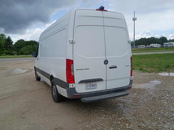 2019-mercedes-benz-sprinter-2500-image-6