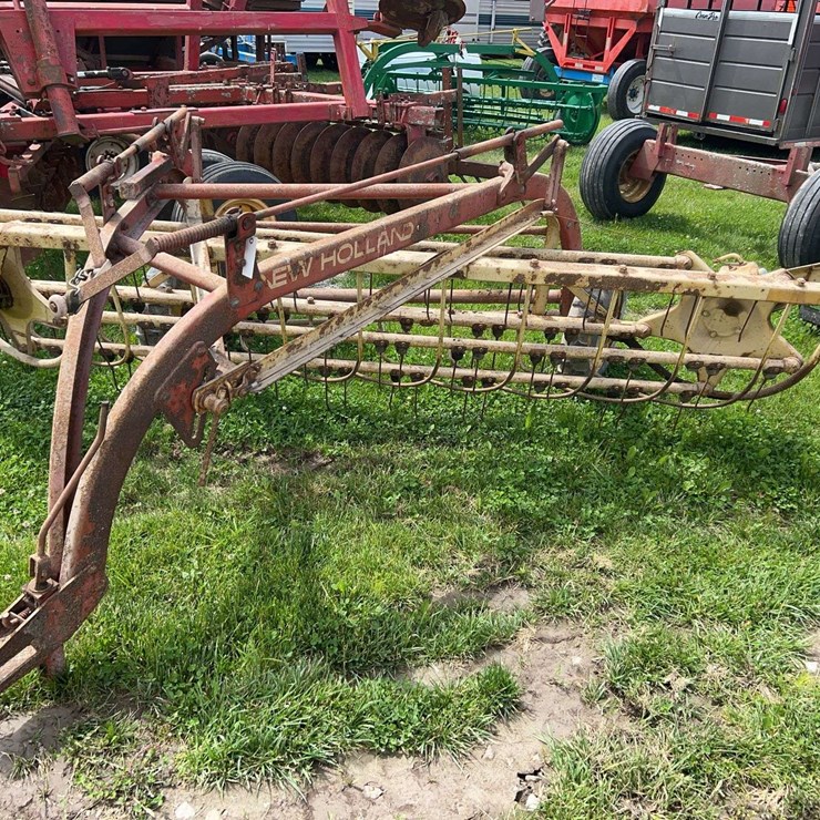 NEW HOLLAND 256