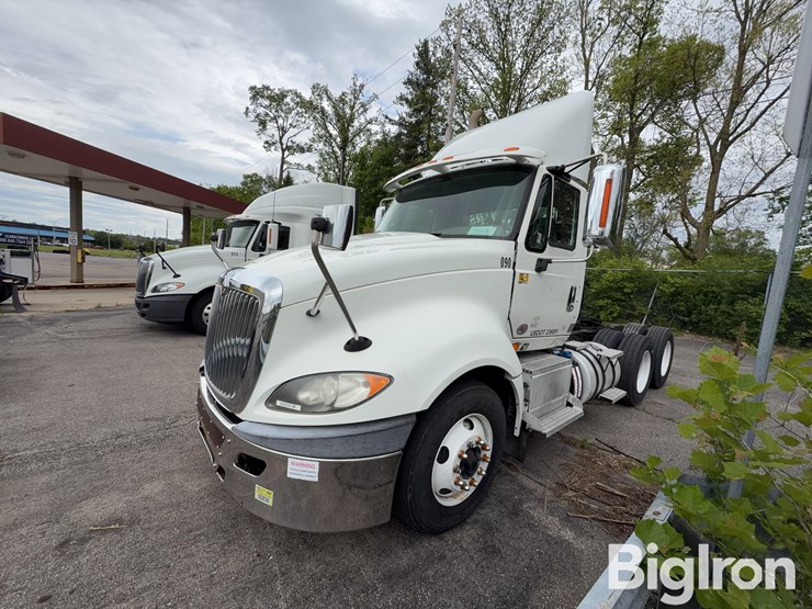 2015-international-prostar-image-1