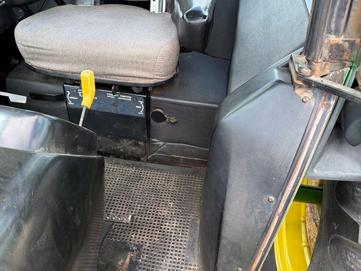 john-deere-4640-image-35