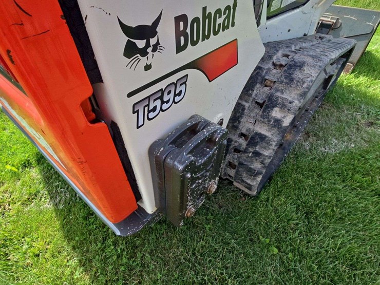 2020-bobcat-t595-image-9