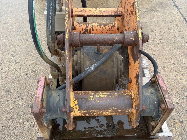 caterpillar-307c-image-7