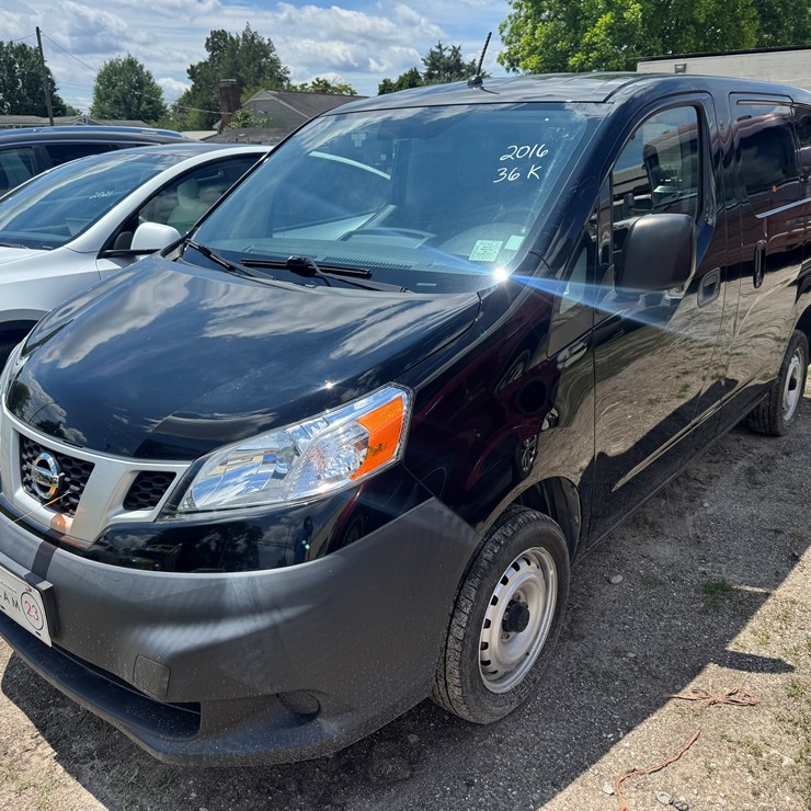 2016 NISSAN NV200