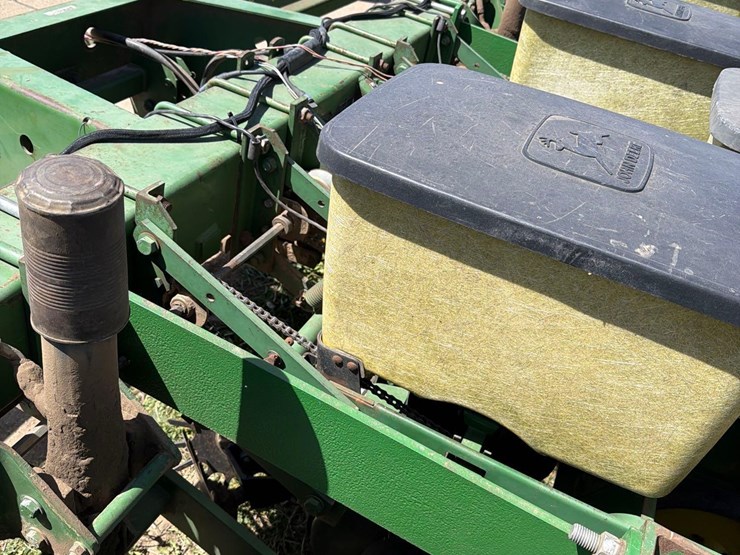 john-deere-7000-image-34