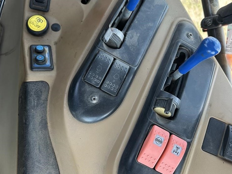 2005-agco-dt180a-image-56