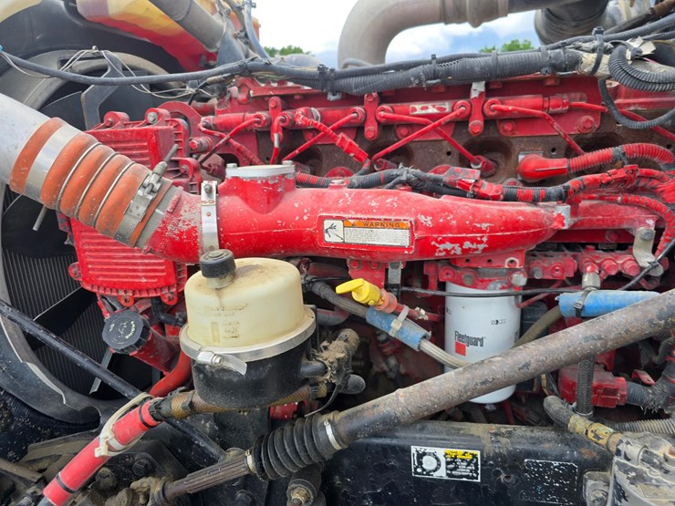 2013-peterbilt-388-image-44