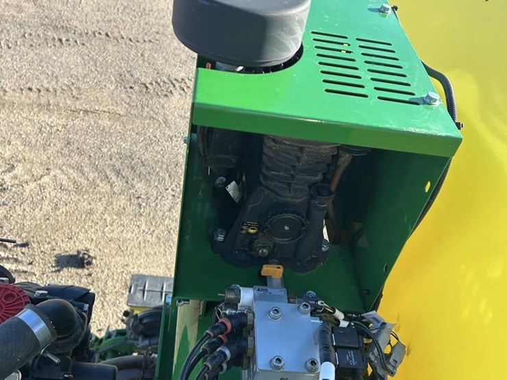 2023-john-deere-db90-image-64