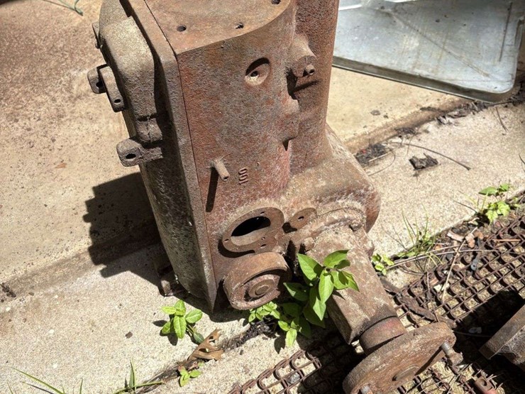 amigo-77-parts-tractor-image-3