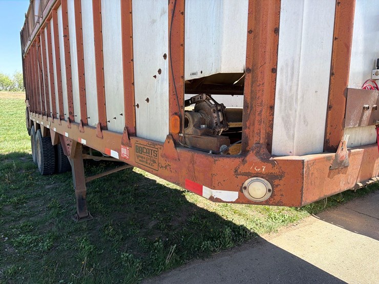 1976-bobc-30ft-live-bottom-semi-silage-trailer-image-19