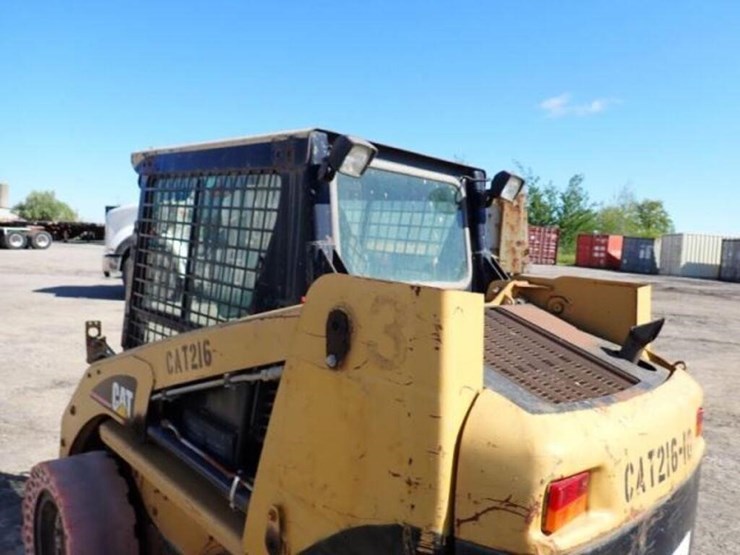2006-caterpillar-216b-image-23