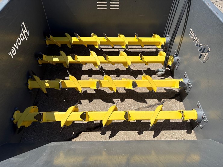 like-new-hoover-skidloader-bale-processor-image-9
