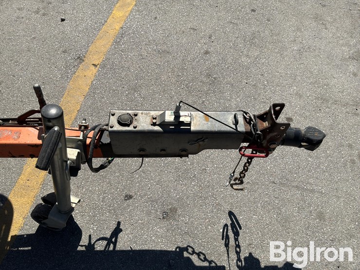 2013-jlg-t350-image-10