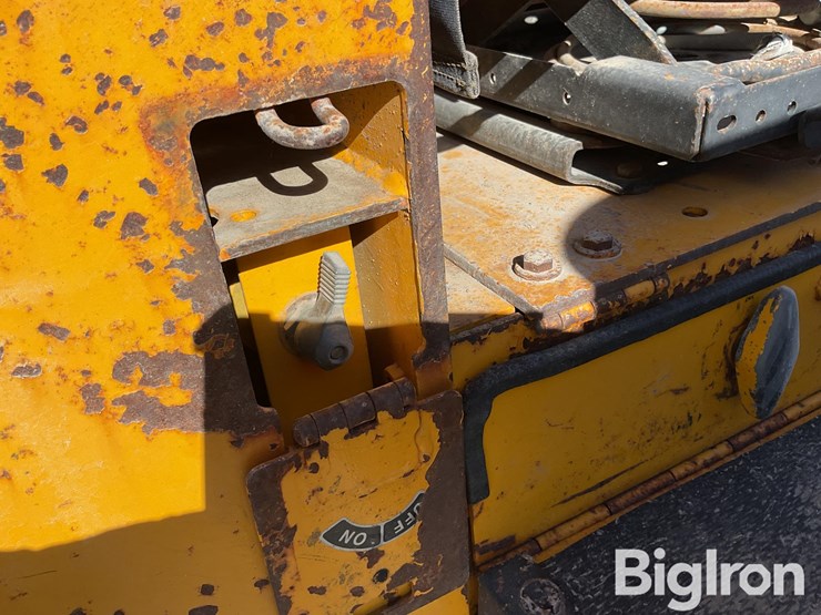 1990-deere-850b-image-11