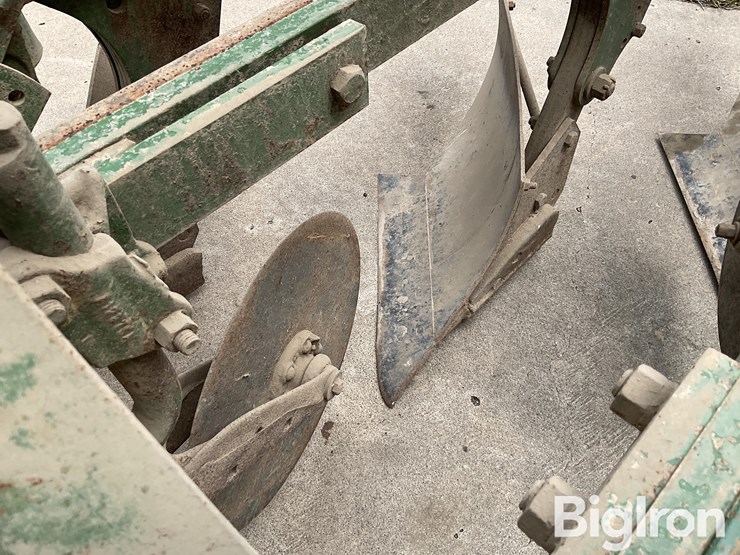 john-deere-125-image-11