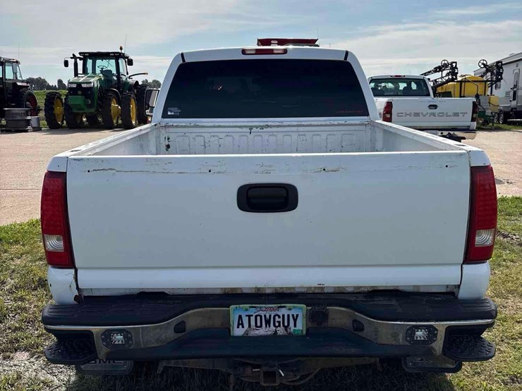2002-gmc-2500-image-22