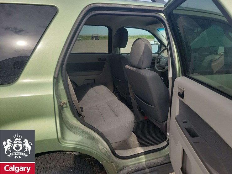ford-escape-hybrid-image-28