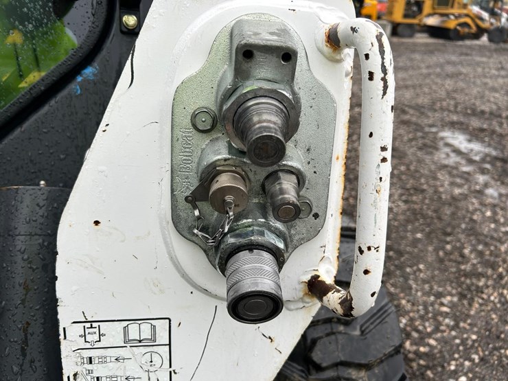 2017-bobcat-s550-image-11
