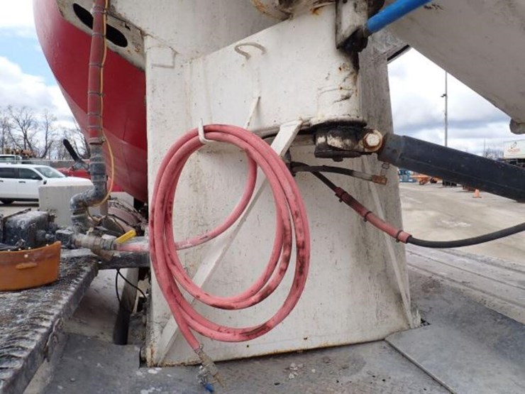 1999-mack-rb690s-image-54