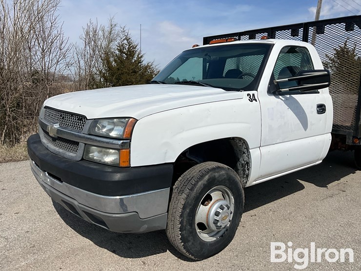 2004-chevrolet-silverado-3500-image-9