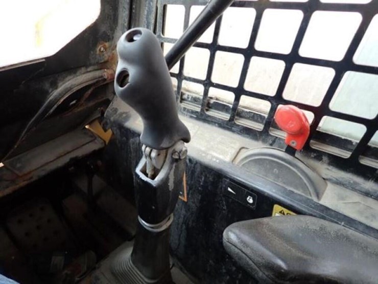 2008-john-deere-328-image-13