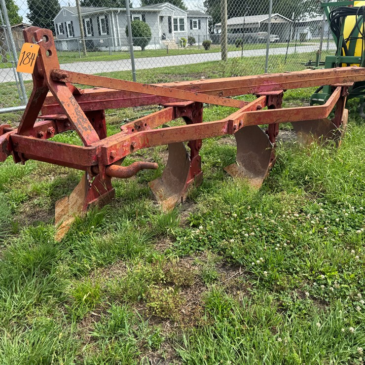 MASSEY-FERGUSON 4