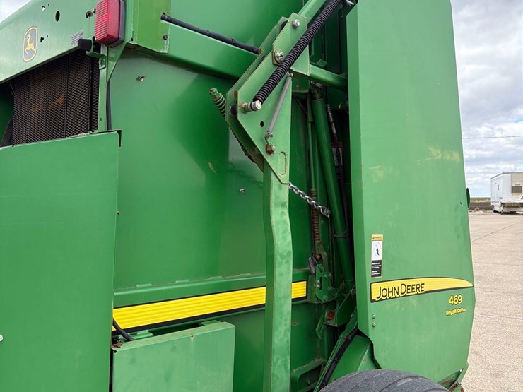 john-deere-469-image-21