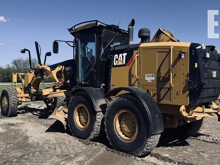 2011-caterpillar-140m-image-3